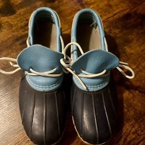 LL Bean size 9 low top duck shoes. Navy and light blue.